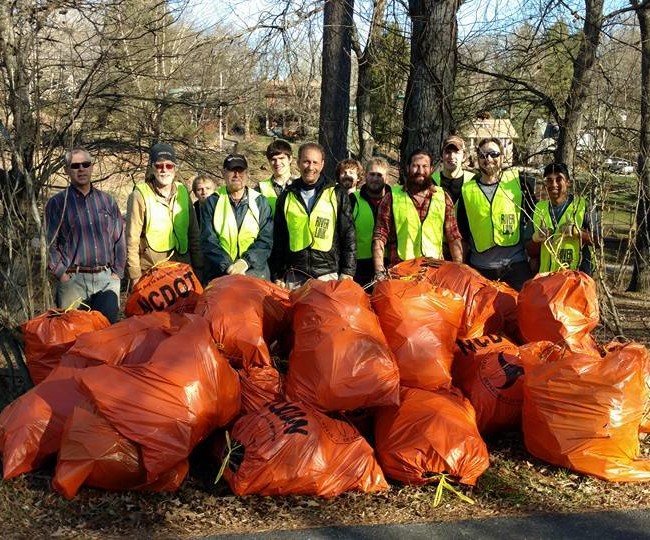 Riverlink Removes Invasives From Malvern Hills Park in W. Asheville