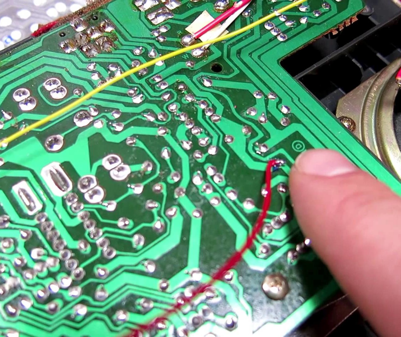 5th Annual Moog Circuit Bending Challenge