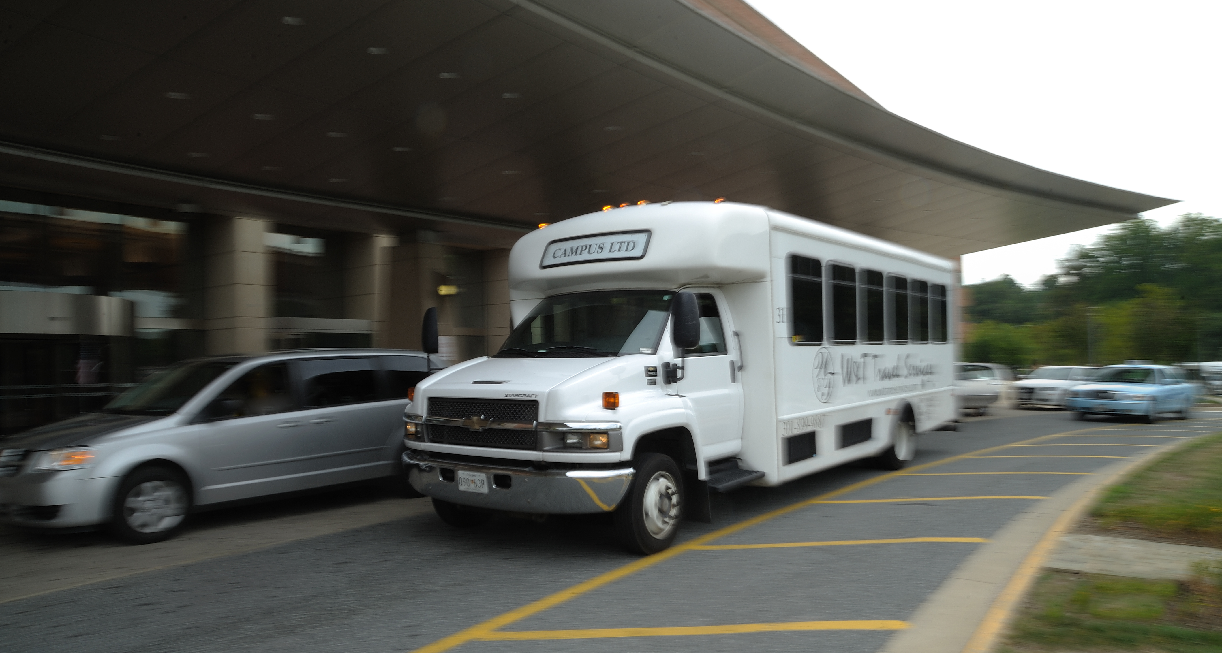 Asheville Regional Airport Reaches Agreement With Uber and Lyft