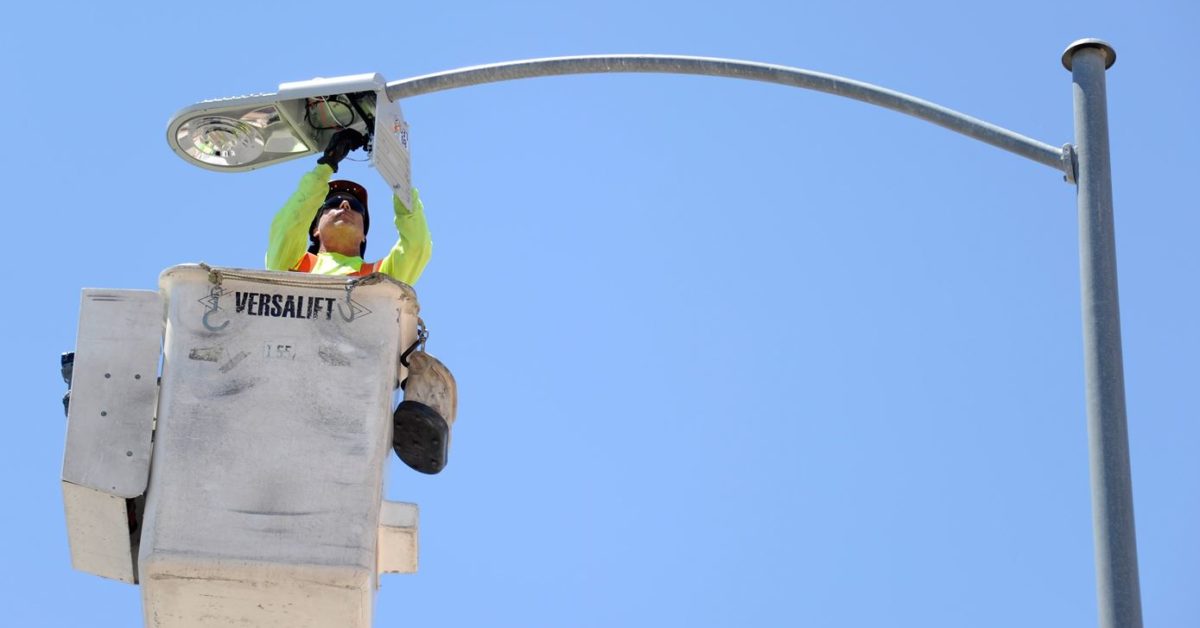 Report Broken Street Lights in Your Neighborhood